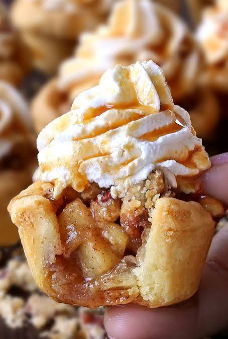 Stuffed Apple Pie Cupcake