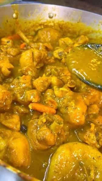 CURRY CHICKEN W/ 2 SIDES