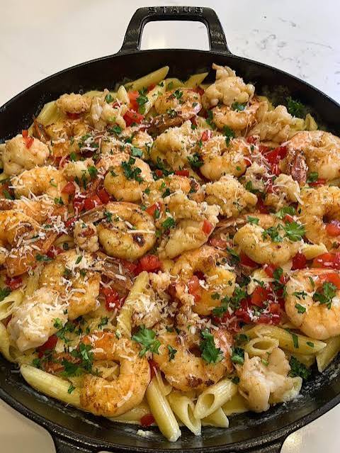 SHRIMP & LOBSTER PASTA BOWL